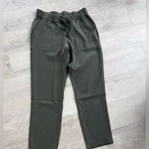 Lululemon on the fly pants